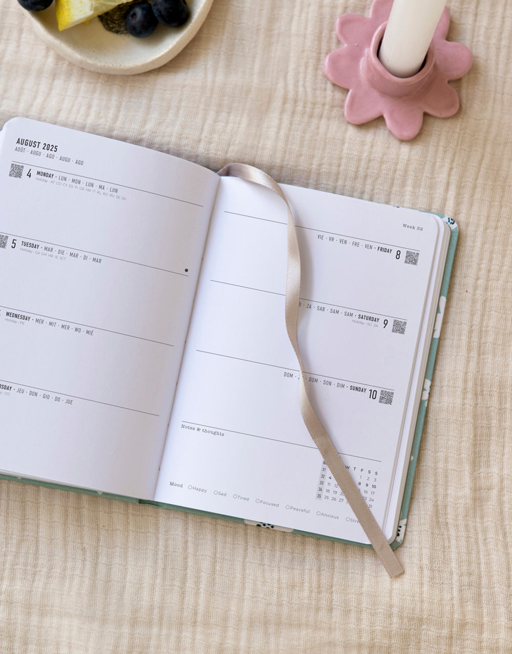 Letts Daisies Planner 2025-2026 #color_daisies-blue