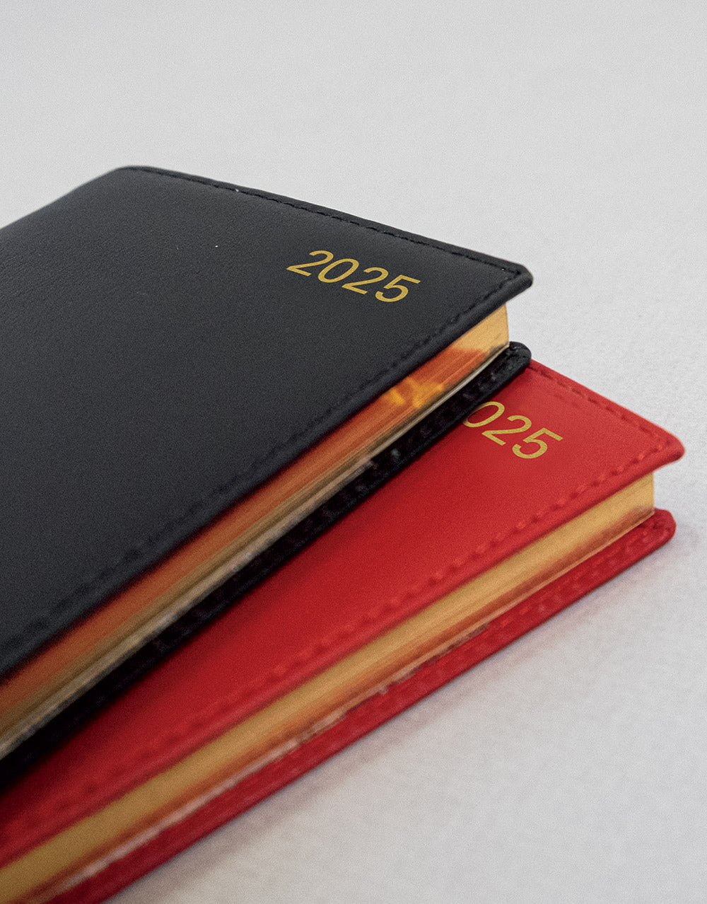 Belgravia Slim Week to View Leather Diary with Planners 2025 - English 25-C33SUBK#color_black